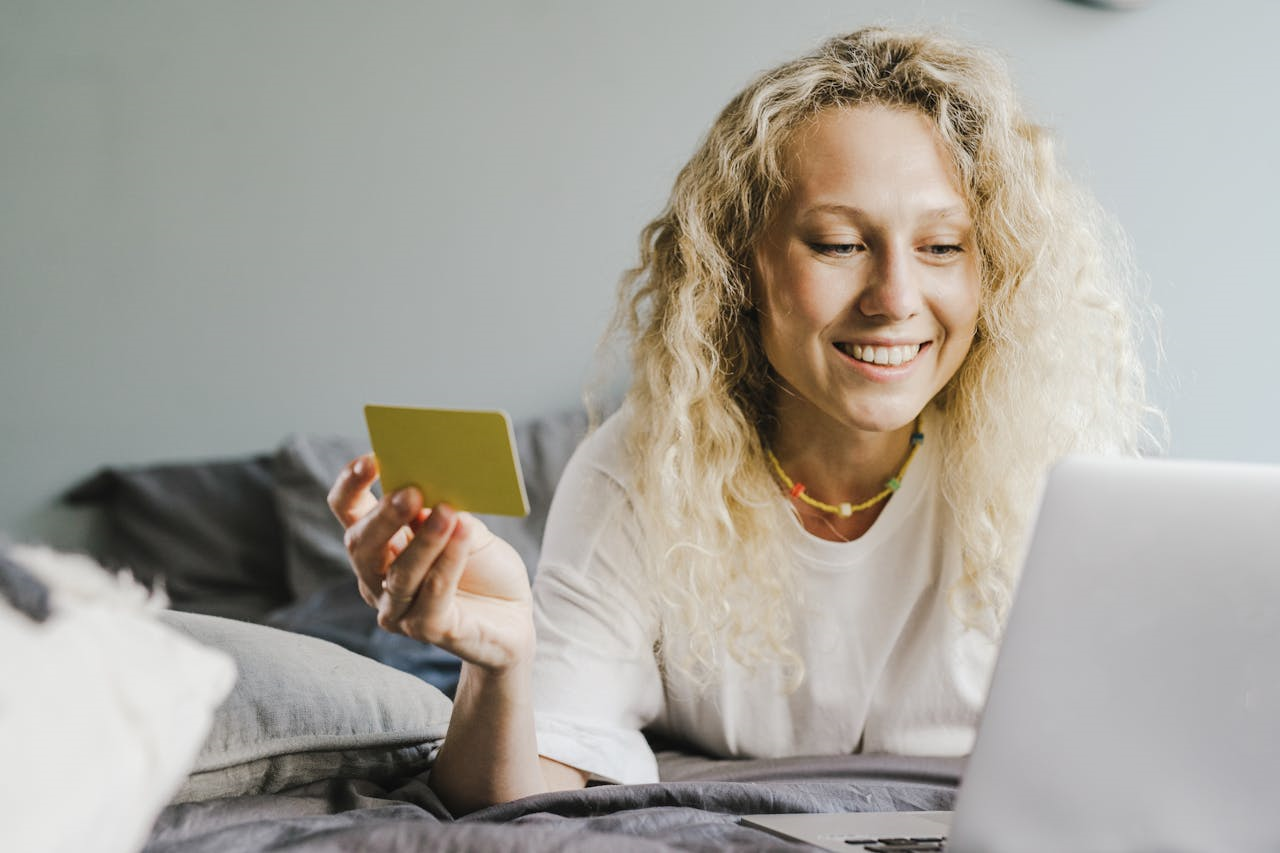 Um Guia Rápido para 4 Cartões de Cashback Sem Taxas Anuais